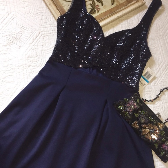 Dresses & Skirts - NWT navy blue sequined party dress